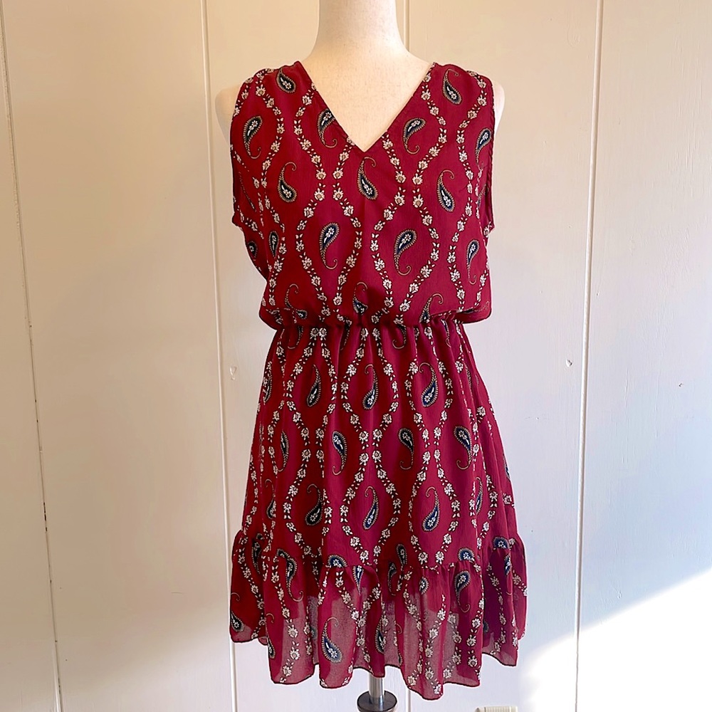 Yak n Yeti Dress Med Floral Maroon Navy Blue Excellent Condition V Necks Flows